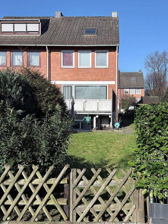 Thumbnail-Zum Verkauf steht ein vermietetes Reihen Endhaus in Bremen Osterholz.