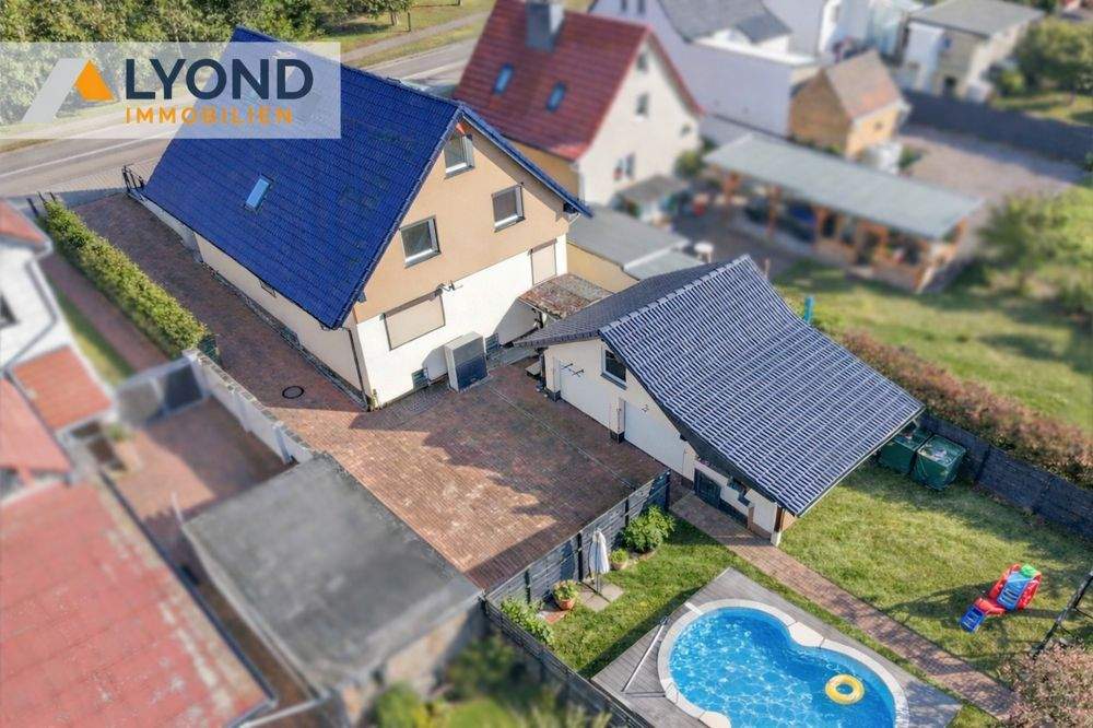 Thumbnail-Stilvoll modernisiert: Zweifamilienhaus mit Pool und Garten in gefragter Lage zwischen Leipzig und Halle