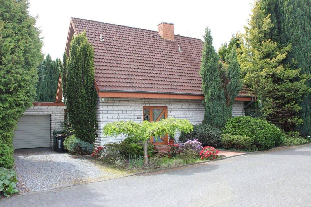 Thumbnail-*** Sehr schönes, freistehendes Einfamilienhaus mit Garage, Terrasse und Garten in Enger ***