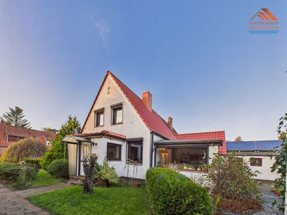 Thumbnail-Bremerhaven: Doppelhaushälfte in guter Lage - Sanierungsstand bietet sofortigen Startvorteil