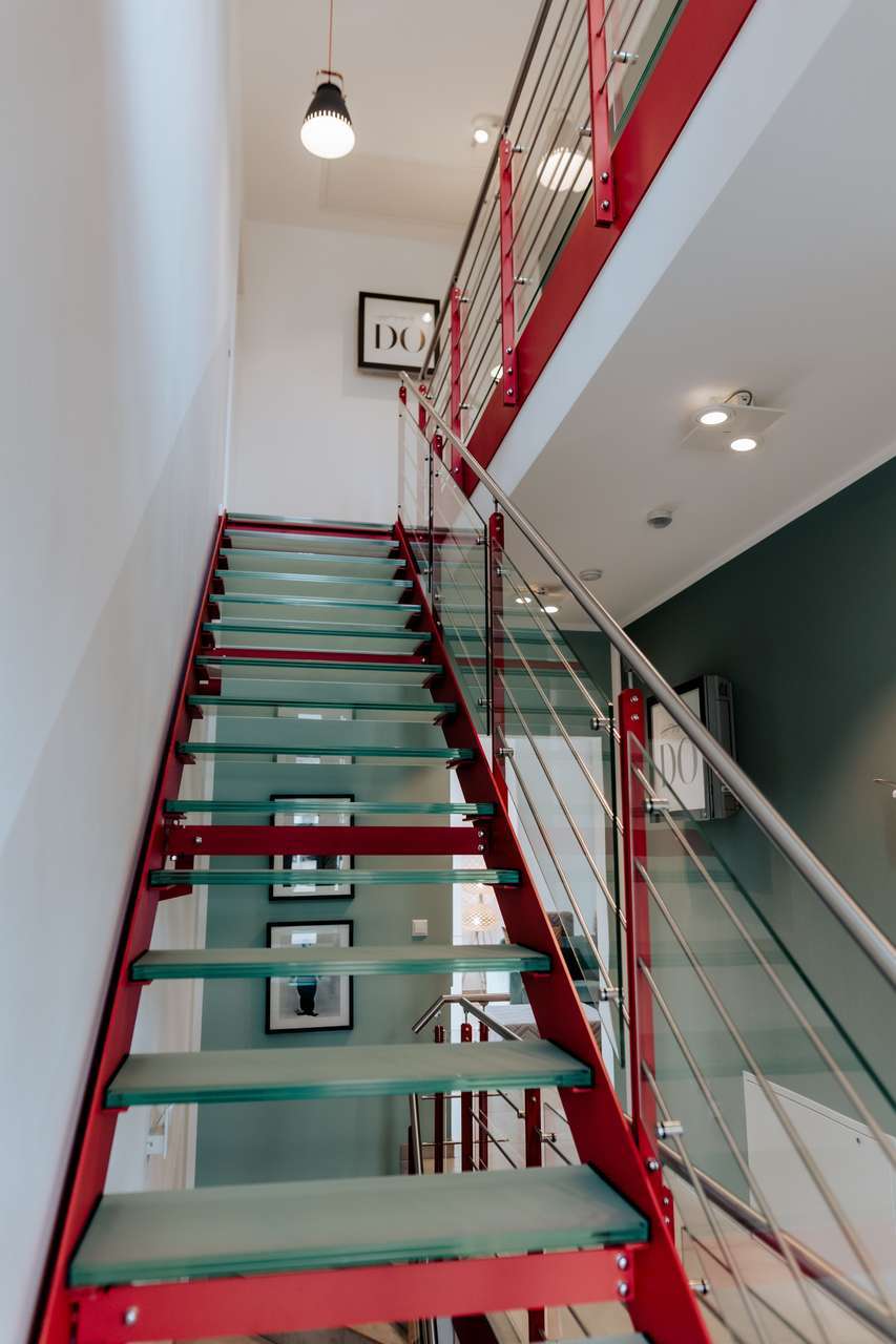 elegante gerade Treppe