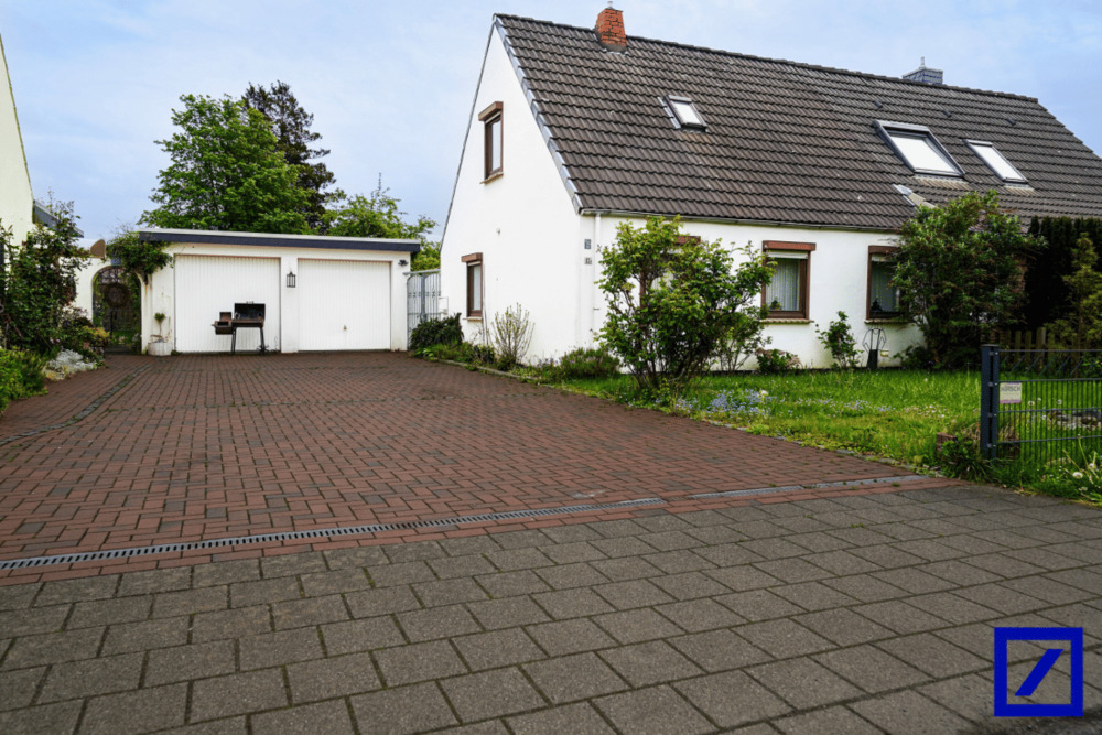 Thumbnail-Charmante Doppelhaushälfte mit Wintergarten, großem Grundstück & viel Potenzial in Bremen