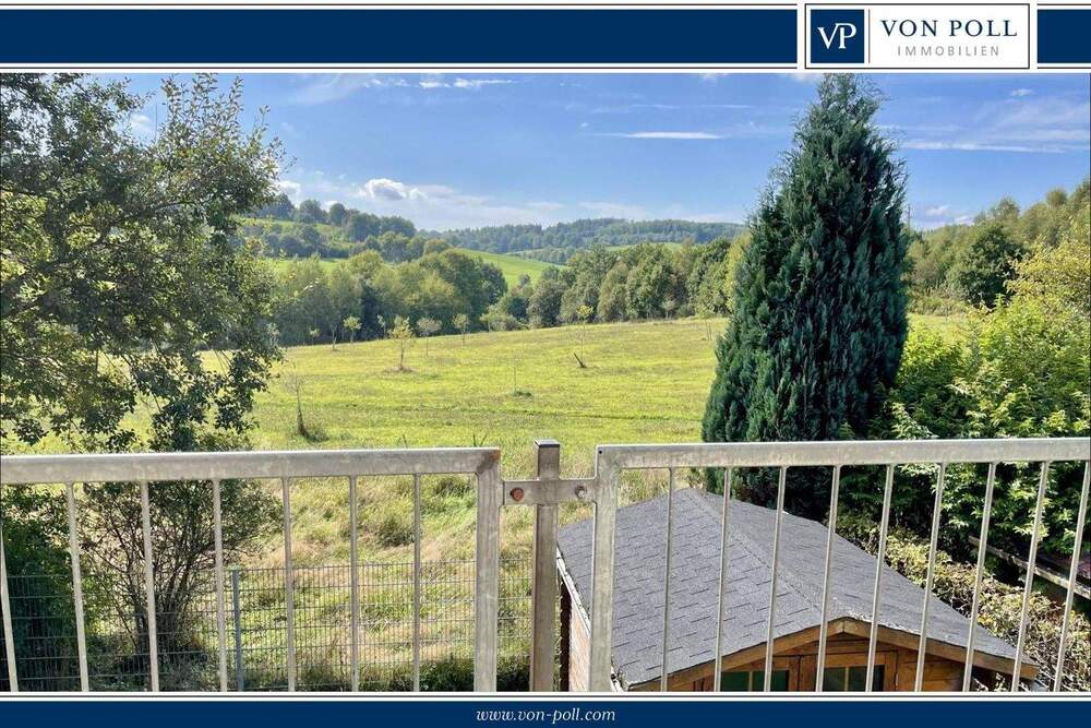 Thumbnail-Großzügige Erdgeschosswohnung im Dreifamilienhaus