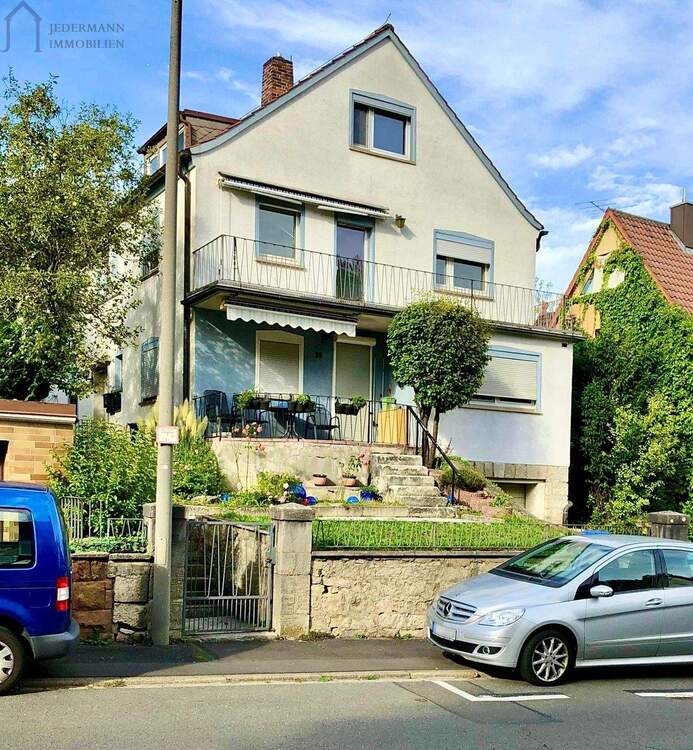 Thumbnail-Wohnen und Investieren: Mehrfamilienhaus mit Wachstumspotenzial in Gerbrunn!