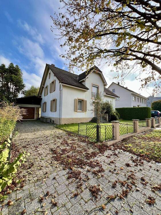 Thumbnail-Seltenes Angebot: Zentral gelegenes Einfamilienhaus mit attraktivem Grundstück