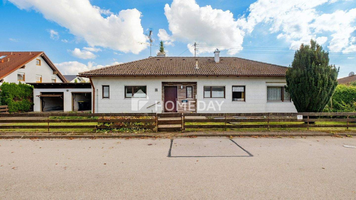 Thumbnail-Zeitloser Bungalow in ruhiger Lage mit Renovierungsbedarf