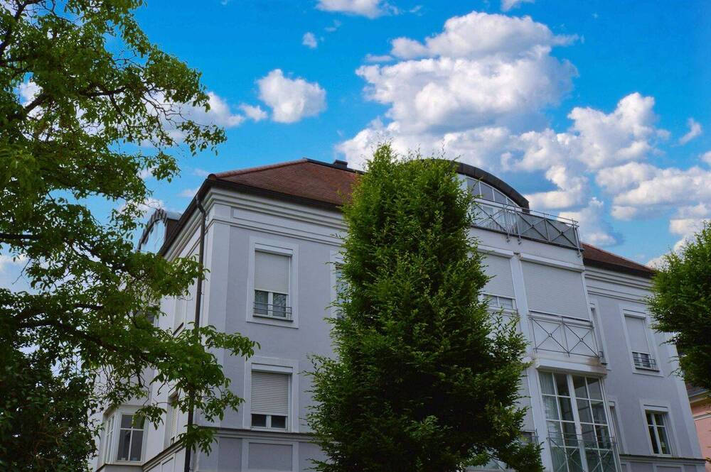 Thumbnail-VERKAUFT ! 2,5-Zi.-Galerie-Whg. mit Einbauküche und 3 Balkonen im inneren Westen von Regensburg