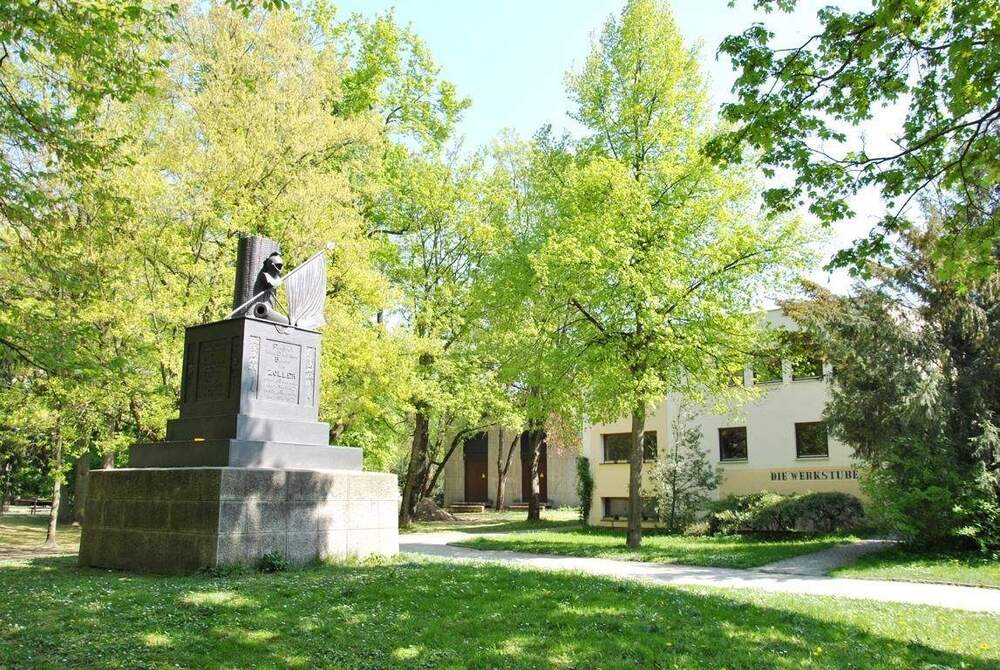 Thumbnail-Verkauft ! 2-Familienhaus mitten im Park in der Regenburger Innenstadt