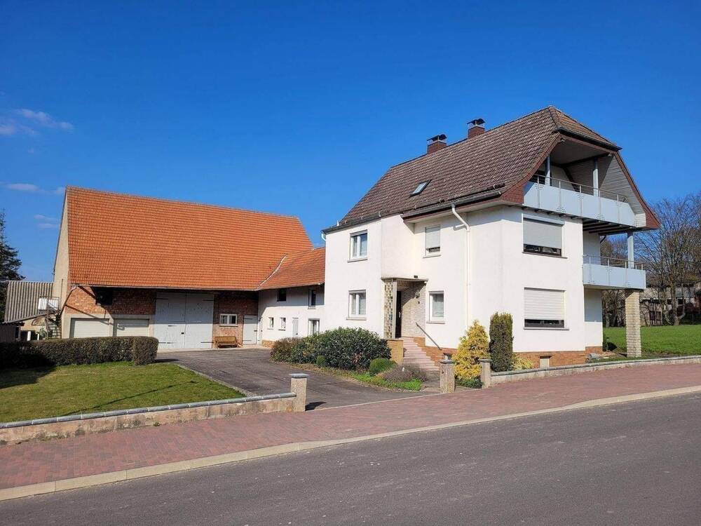 Thumbnail-WEITLÄUFIG!!! Ein- Zweifamilienwohnhaus mit Zwischenbau, Scheune und 8206 m² Grundstück