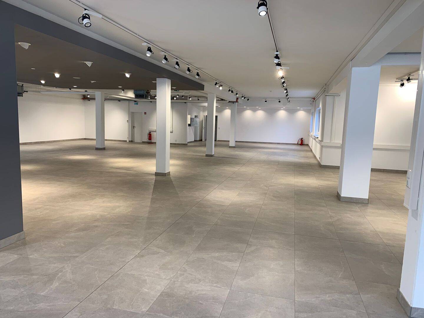 Thumbnail-Produktionsfläche, Bürofläche, Outlet-Center