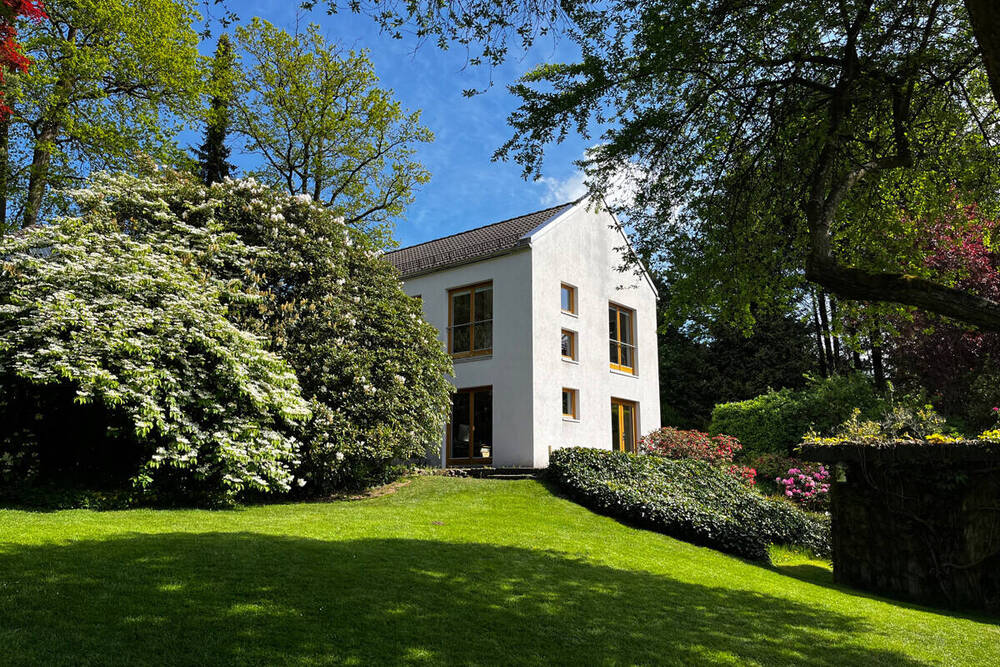 Thumbnail-Architektonisches Unikat in Bendestorf auf traumhaftem Grundstück