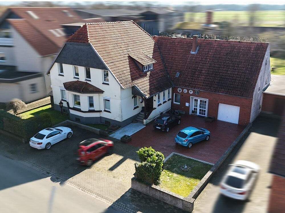 Thumbnail-Großzügiges Mehrfamilienanwesen mit Entwicklungspotenzial auf weitläufigem Grundstück!