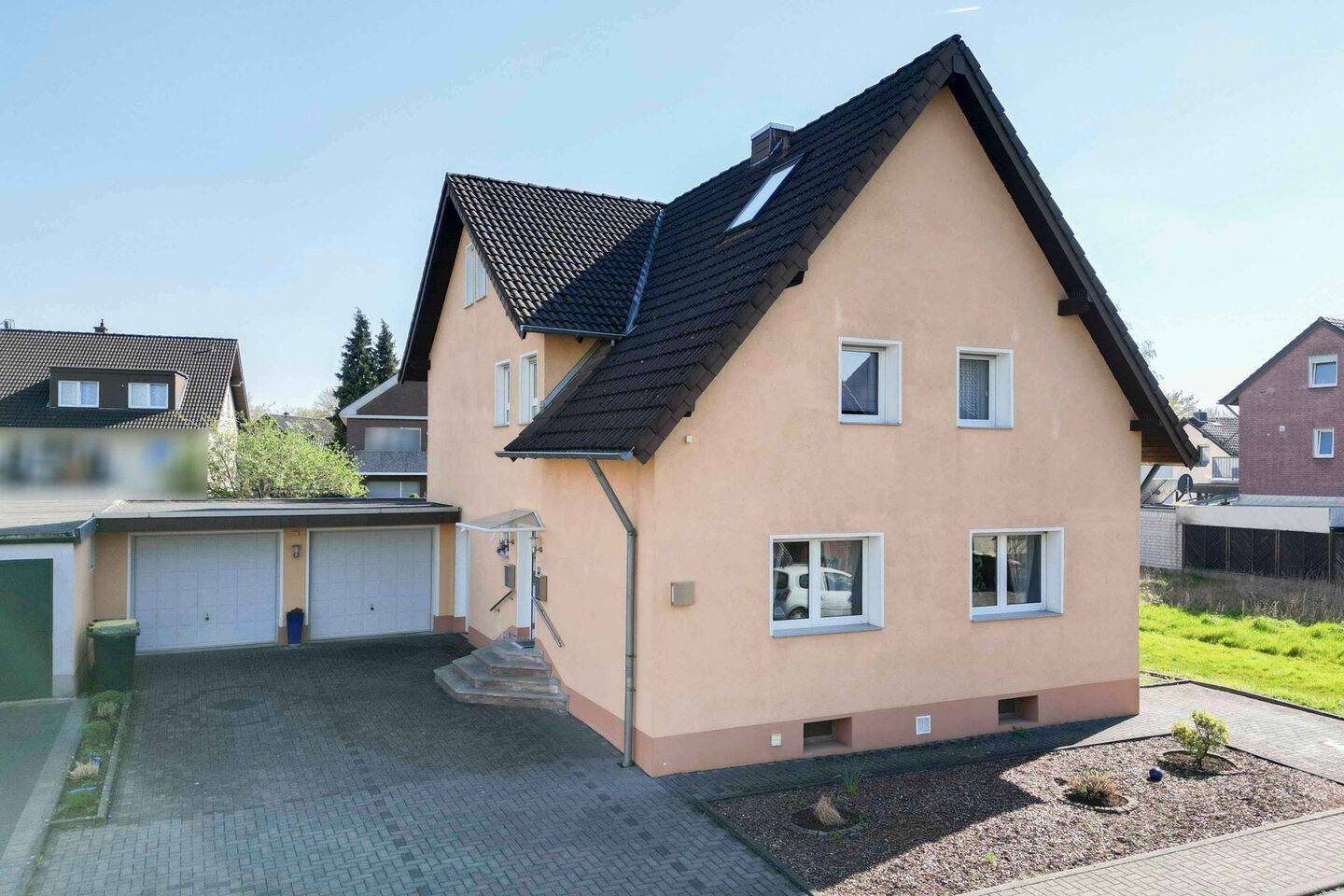 Thumbnail-Erbbaurecht: Top gepflegtes Zweifamilienhaus mit vielseitigem Nutzungspotenzial