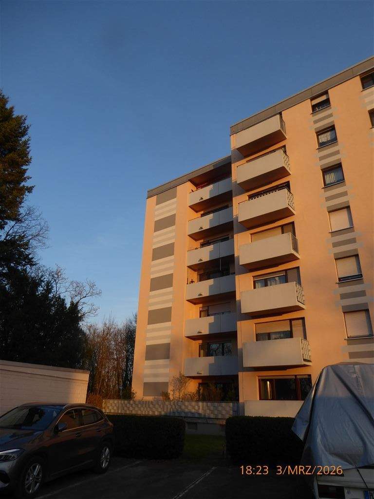 Thumbnail-großzügige 3 Zimmer-Wohnung, Loggia, Keller, KfZ-Stellplatz - in eigener Sache - zu vermieten