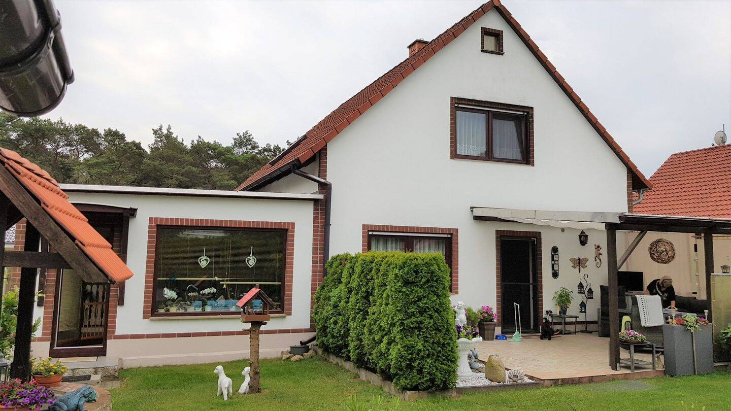 Thumbnail-Einfamilienhaus mit Pool am Waldrand