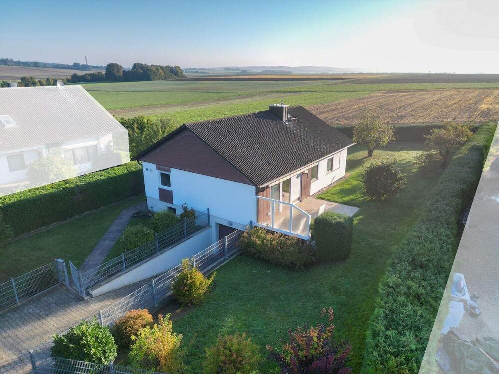 Thumbnail-Älterer Bungalow auf tollem Grundstück in Buxheim-Tauberfeld