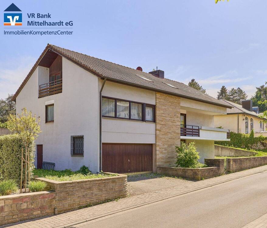 Thumbnail-Großzügiges Familienhaus in begehrter Lage von DÜW - solide Substanz mit Gestaltungsspielraum!