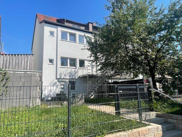 Thumbnail-Liebevoll modernisiertes Zuhause mit historischem Charme und modernen Akzenten