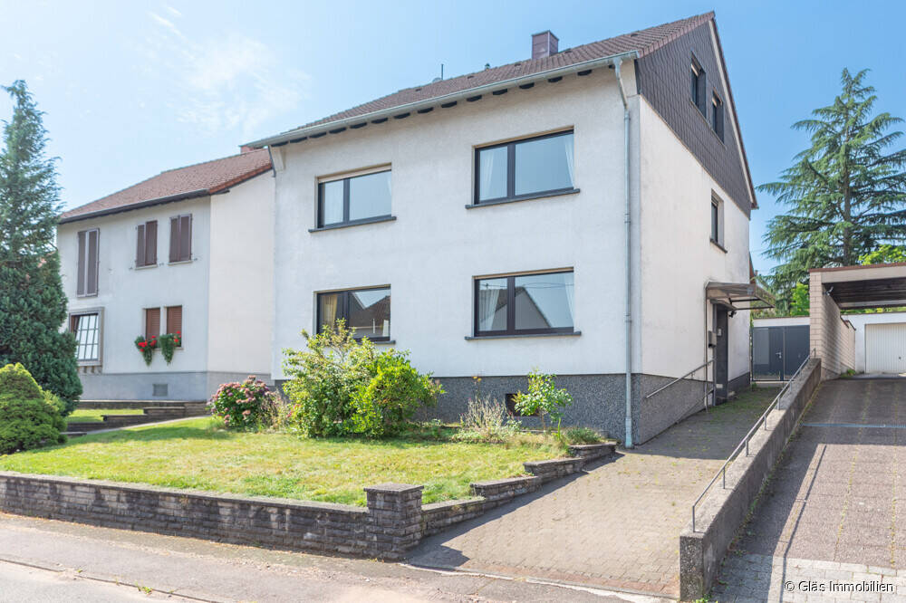 Thumbnail-Glockenberg - Zwei- bis Dreifamilienhaus mit Garage und Pergola in bevorzugter Wohnlage