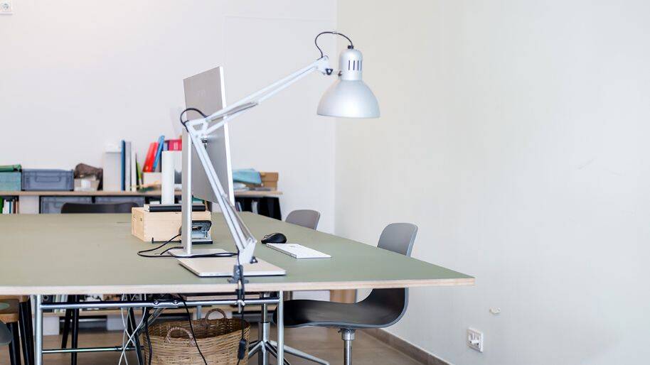 Thumbnail-Kreativer Schreibtischplatz im Münchner Architekturbüro sofort verfügbar