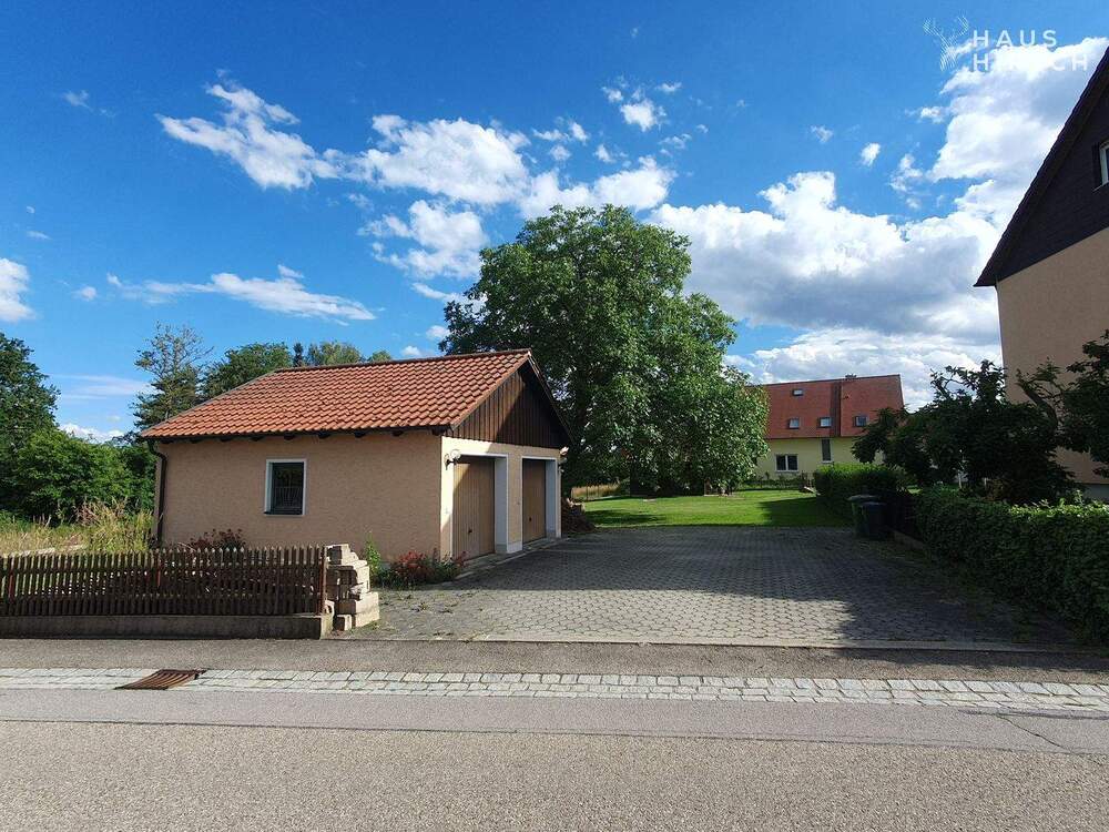 Thumbnail-Traumhaftes Baugrundstück mit Doppelgarage & Gartenhaus in ruhiger, stadtnaher Lage