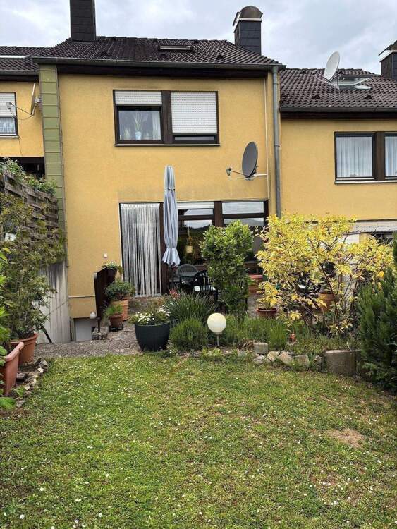 Thumbnail-Gepflegtes Haus mit Garten und Terrasse