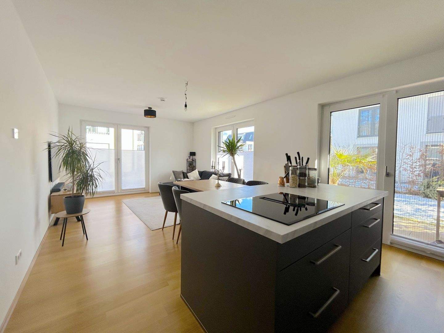 Thumbnail-Moderne 3,5-Zimmer-Wohnung mit Terrasse, Garten und Waldrandlage in Hohen Neuendorf