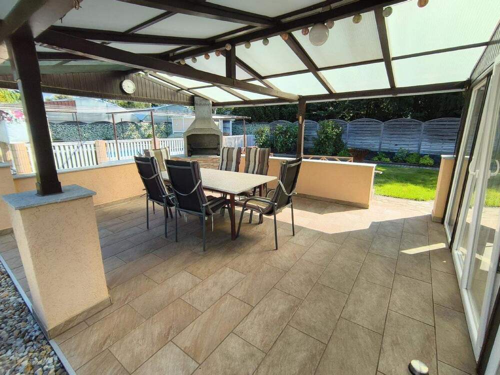 Thumbnail-sehr ruhiges Doppelhaus für 2 Familien, getrennte Eingänge, großes Grundstück, Pool und top Zustand in Leipzig