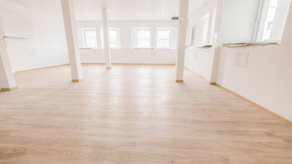 Thumbnail-Helle & freundliche Gewerbefläche südlich von Coburg zu vermieten!