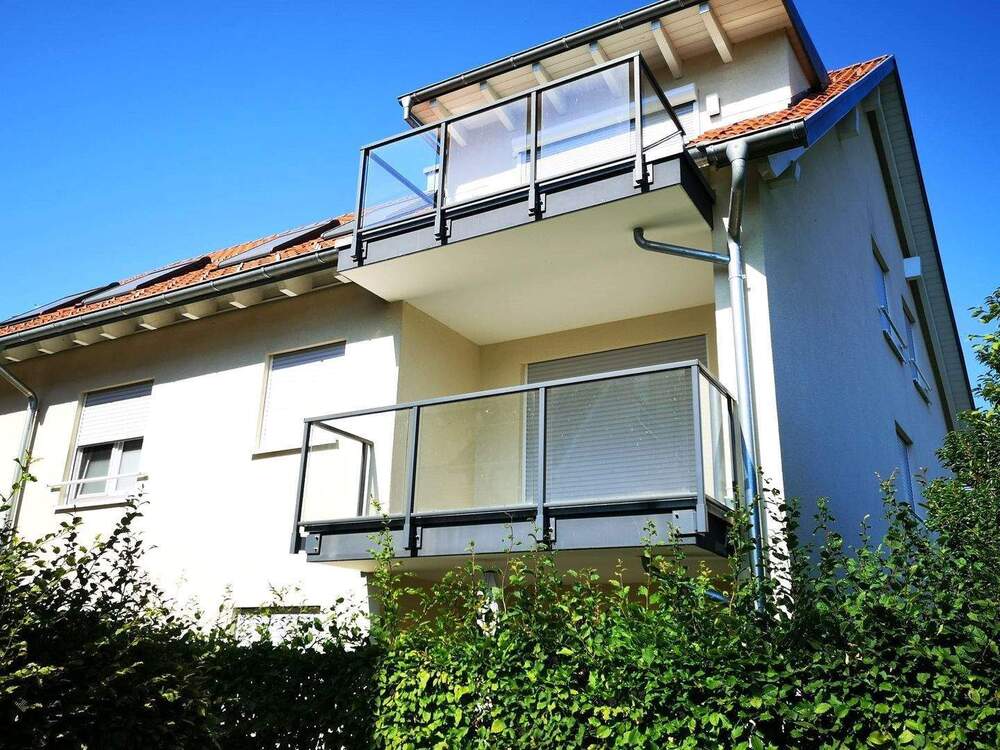 Thumbnail-Ab 01.03.26: Neuwertige 2-Zi.-OG-Whg. mit großem Balkon, EBK, TG-Platz und Stellplatz