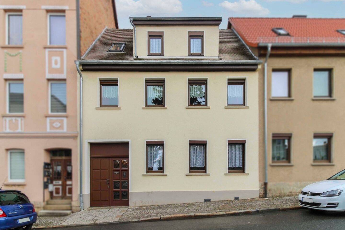 Thumbnail-Reihenmittelhaus mit eigener Werkstatt und gepflegten Hof in urbaner Lage