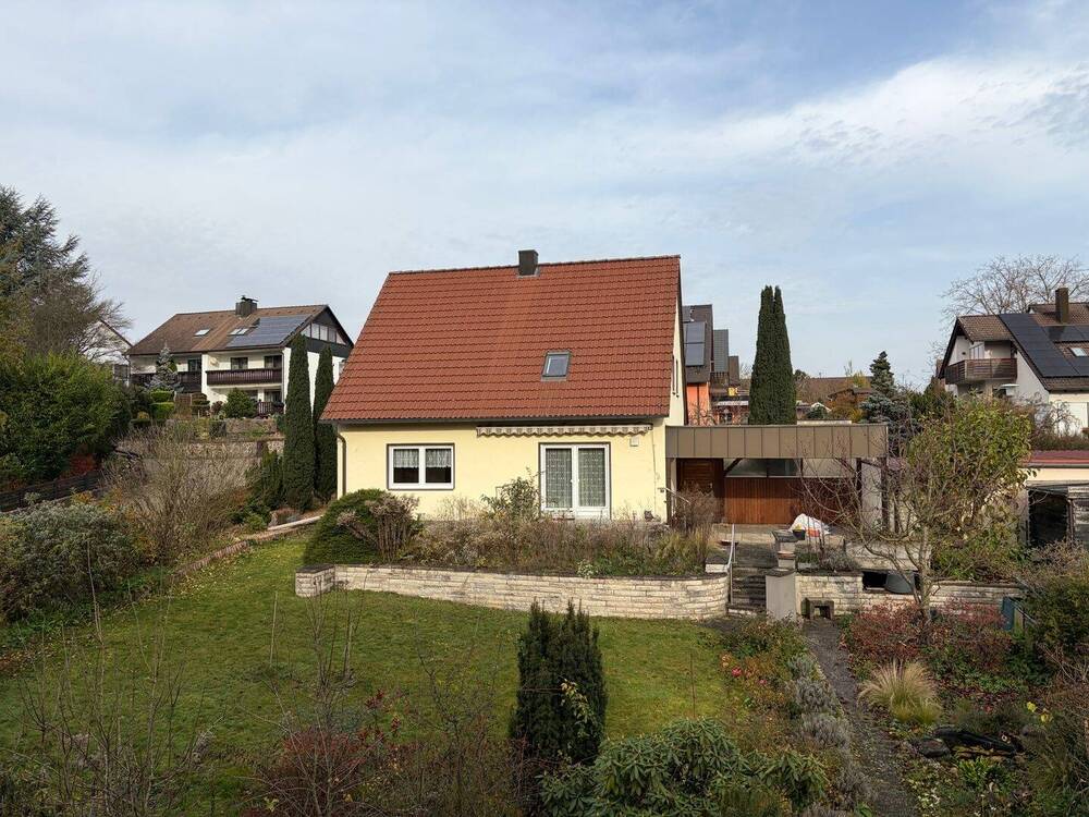 Thumbnail-Wohnhaus mit schönem Gartengrundstück in Winkelhaid