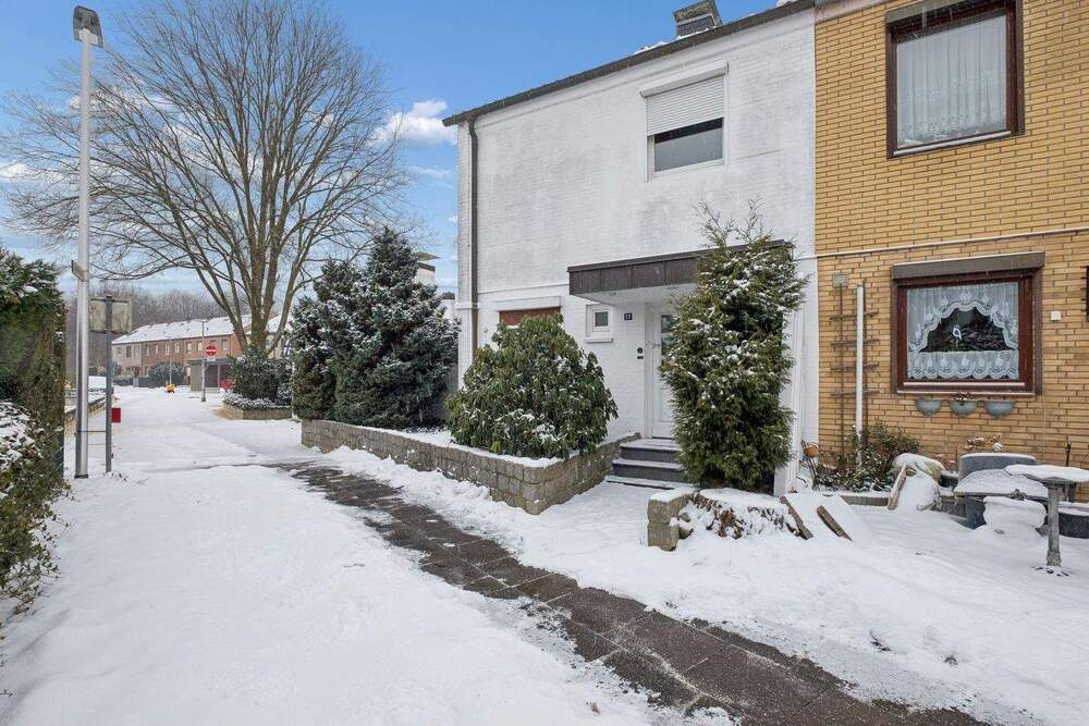 Thumbnail-Mitten in Schenefeld - Reihenendhaus mit großem Grundstück in ruhiger und beliebter Lage