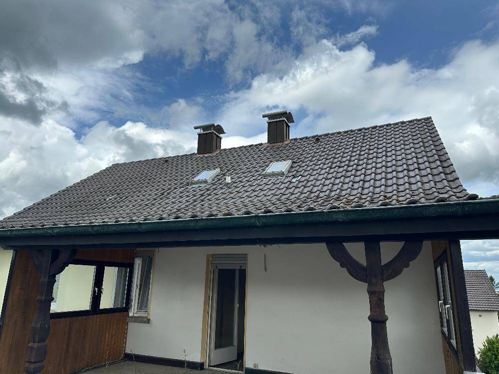 Großer, teilweise überdachter Balkon