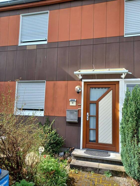 Thumbnail-Geräumiges Familienhaus mit Terrasse und Balkon in Saarbrücken, Gersweiler
