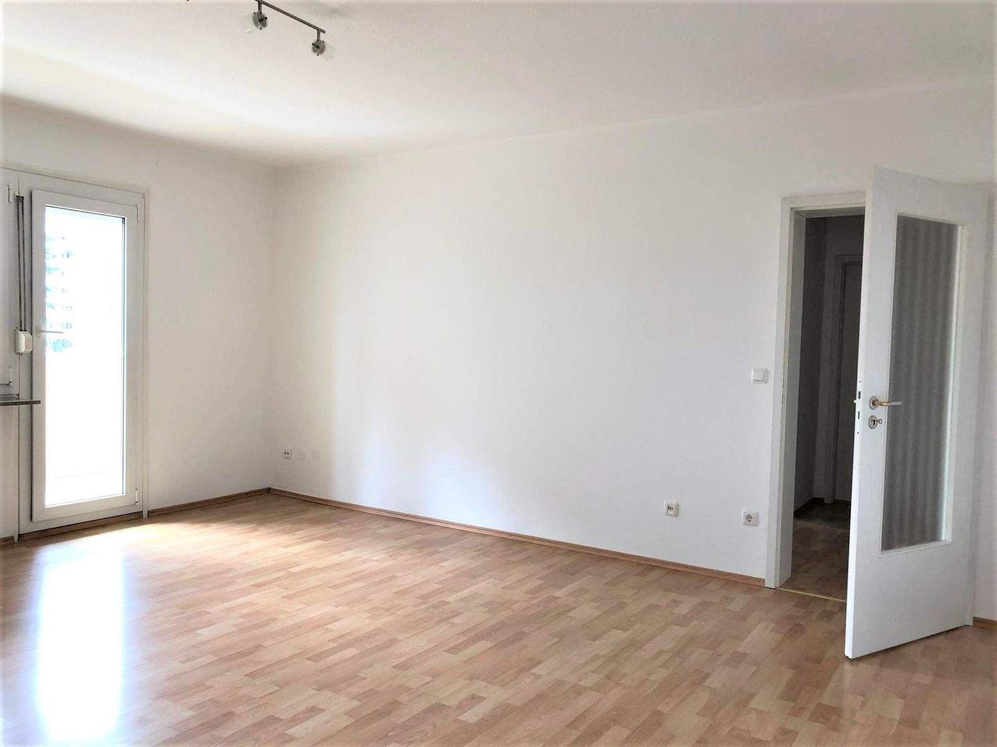 Thumbnail-Helle 2-Zi. Wohnung mit Balkon in Erlangen nahe Siemens Campus Wohnung kaufen