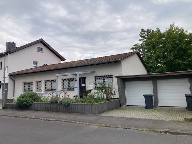 Thumbnail-PraxisBüro mit Parkplätzen und auf Wunsch div. Einrichtungen