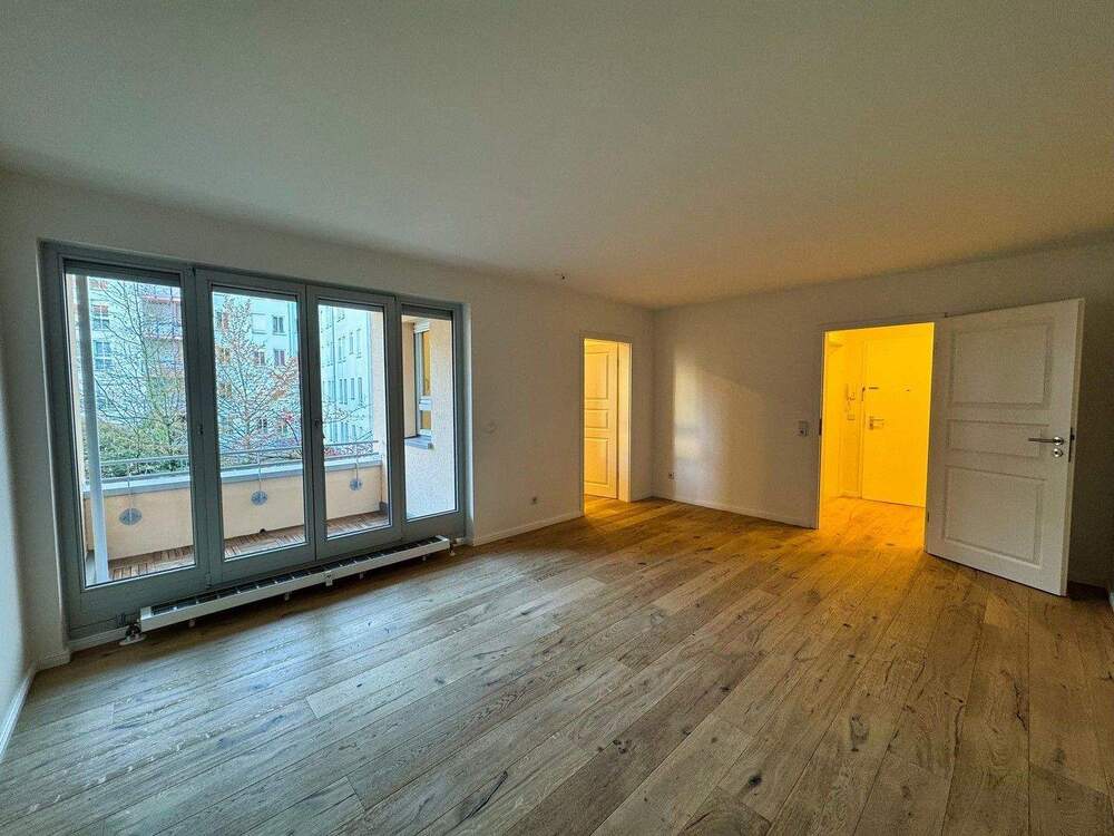 Thumbnail-Direkt neben der KarLi und doch in aller Ruhe in ihrer neuen 1-Zimmer-Wohnung mit Balkon