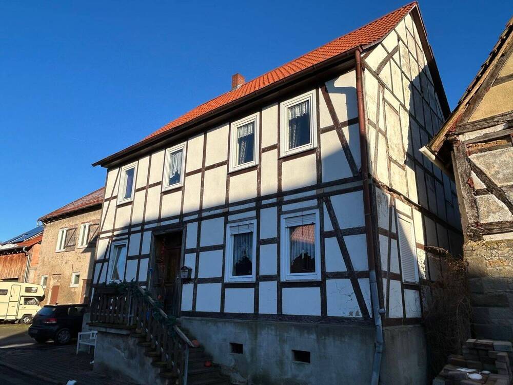 Thumbnail-Einfamilienhaus mit Scheune und Stallungen in Breuna-Wettesingen