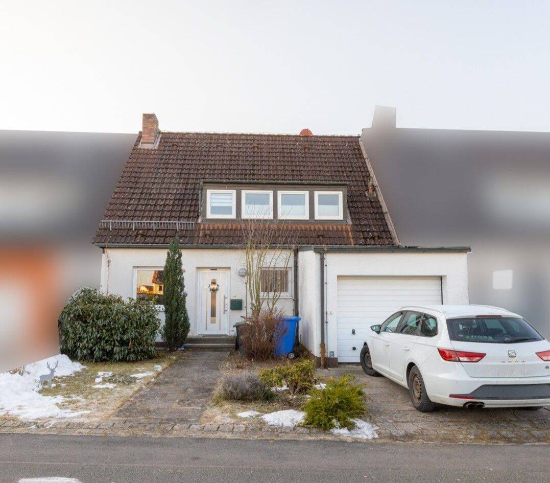 Thumbnail-Familienfreundliches Reihenmittelhaus in Nürnberg - Fischbach Haus kaufen