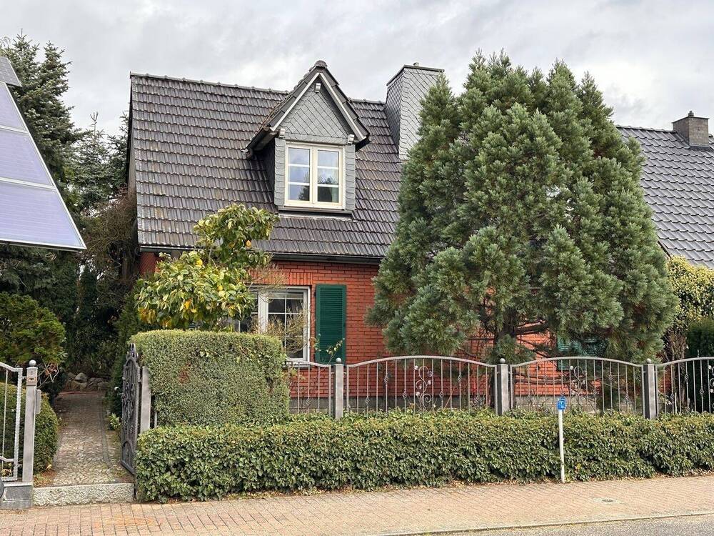 Thumbnail-Historisch inspiriertes Einfamilienhausgrundstück mit Haus und Remise, Japanischer Gartengestaltung