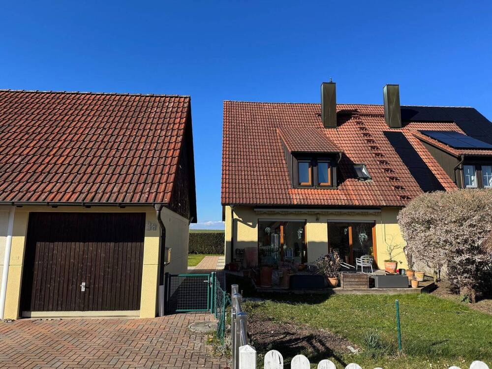 Thumbnail-Familienfreundliche Doppelhaushälfte mit viel Platz und Garten in Eckersdorf