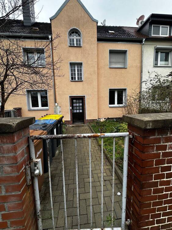 Thumbnail-+++ Schöne Erdgeschoßwohnung in ruhiger Lage in Naumburg +++