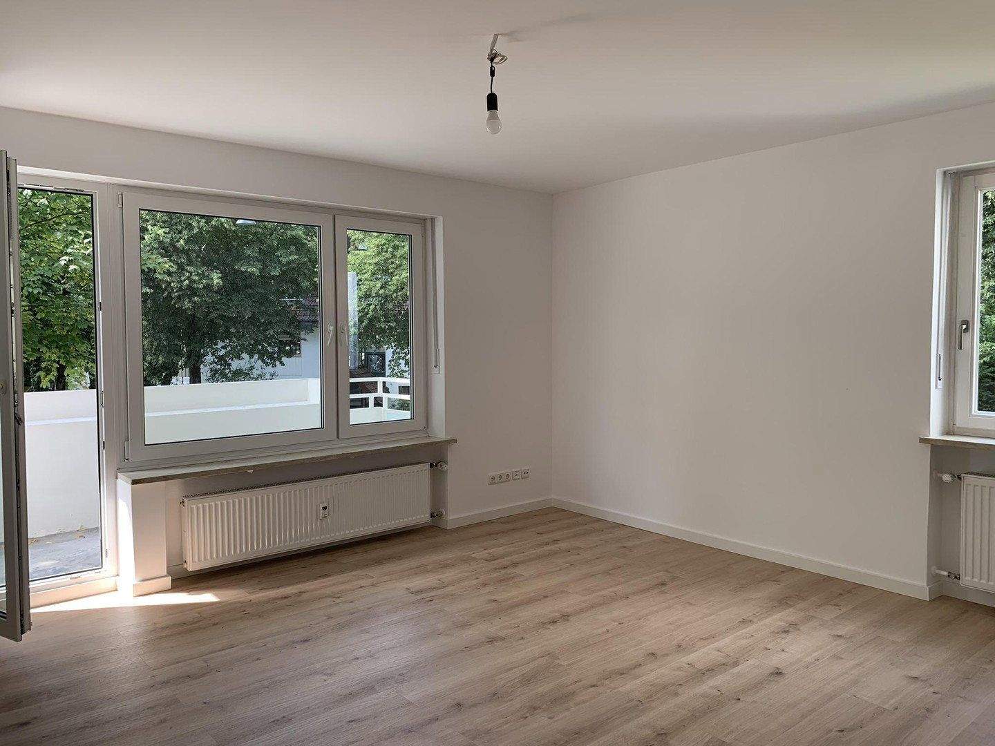 Thumbnail-Helle 2 Zimmerwohnung mit Balkon in Pasing Obermenzing