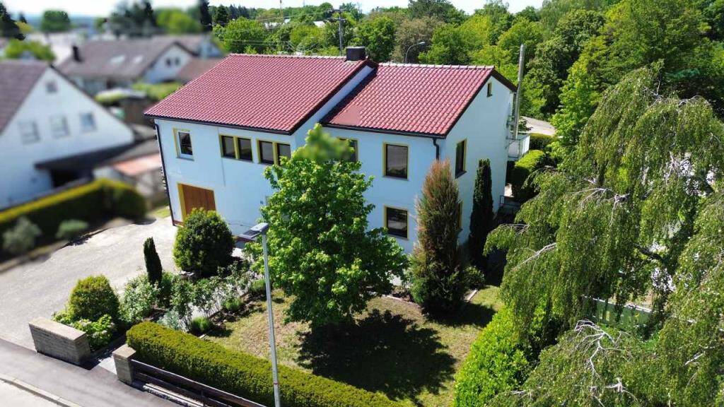 Thumbnail-Sofort frei! Das unterkellerte und sanierungsbedürftige Wohnhaus mit Garage am Ortsrand!