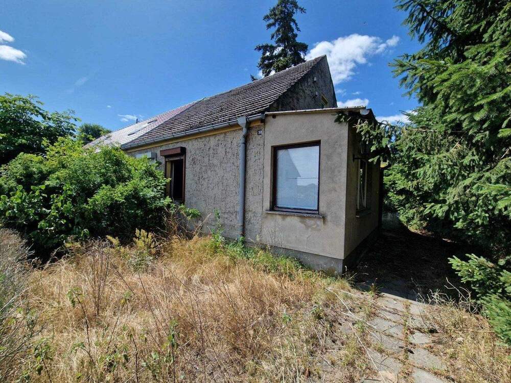 Thumbnail-Grundstück mit Doppelhaushälfte (Abriss oder Sanierung)