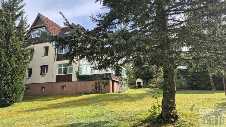 Thumbnail-Großzügige Wohnung mit Wintergarten