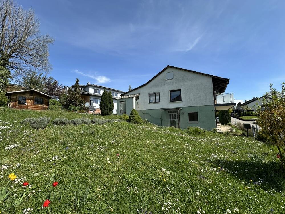 Thumbnail-Einfamilienhaus mit Einliegerwohnung in ruhiger Lage