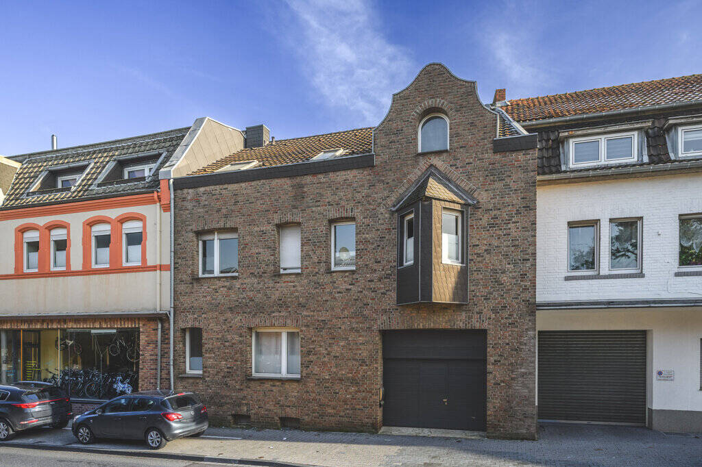 Thumbnail-Broichweiden! Zweifamilienhaus mit moderner Haustechnik und großen Unterstellflächen