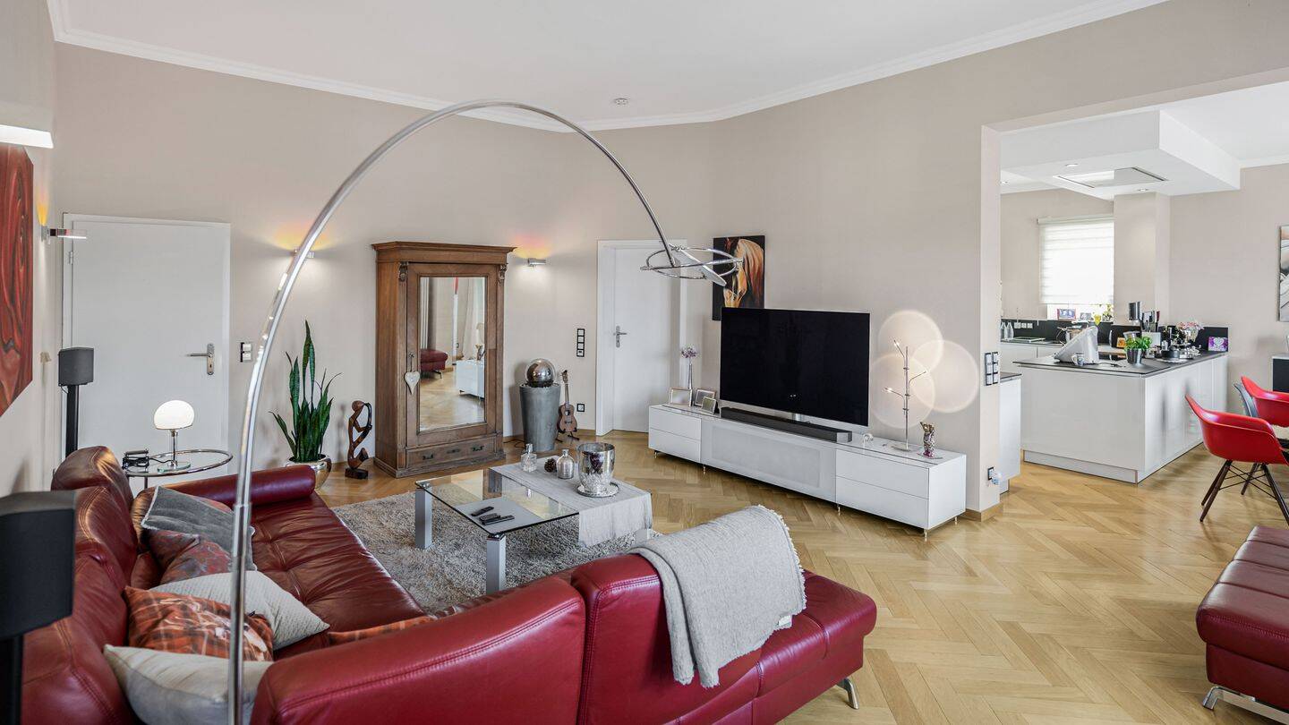 Thumbnail-Stilvolle Altbauwohnung mit Südwestbalkon in Premiumlage am Annaberg